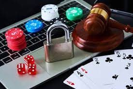 মোবাইলে race 2 হোমপেজ ব্রাউজ করার দৃশ্য